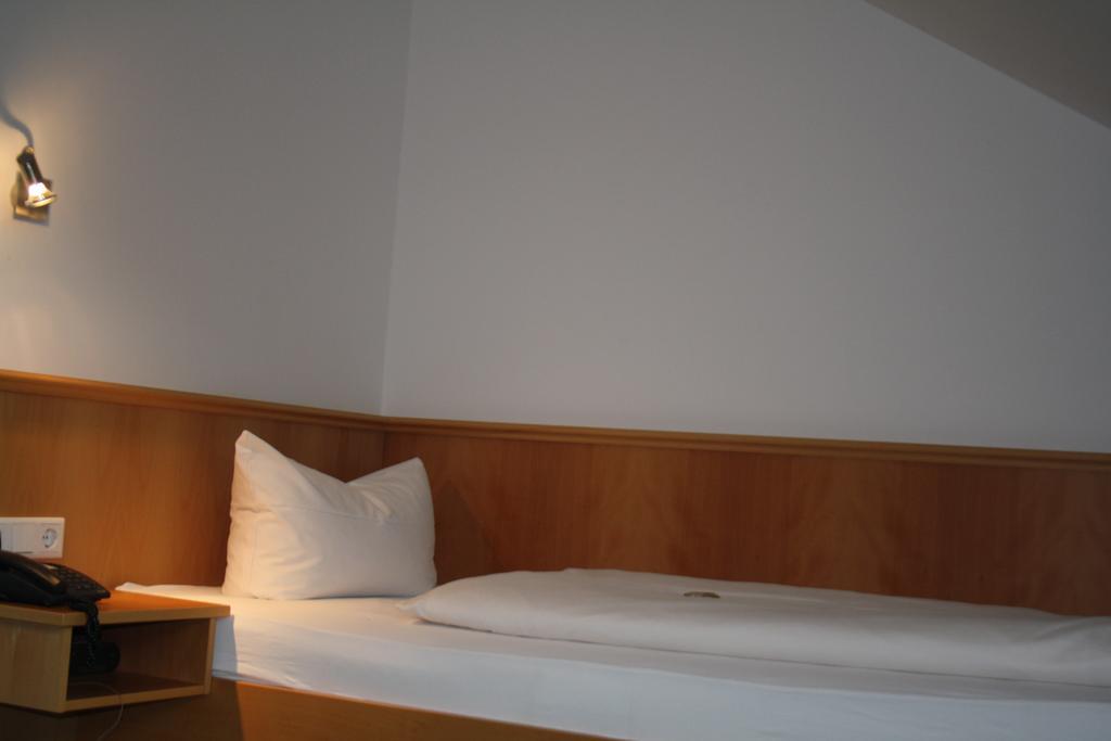 Hotel-Gasthof Zur Krone Ріденбурґ Номер фото