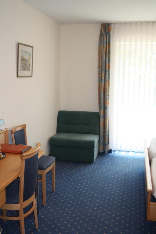 Hotel-Gasthof Zur Krone Ріденбурґ Номер фото